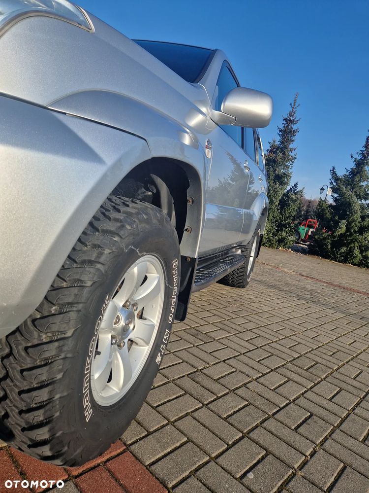 Toyota Land Cruiser - 16