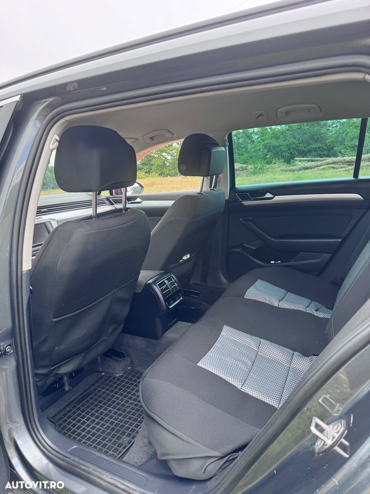 Volkswagen Passat 2.0 TDI DSG Highline - 8