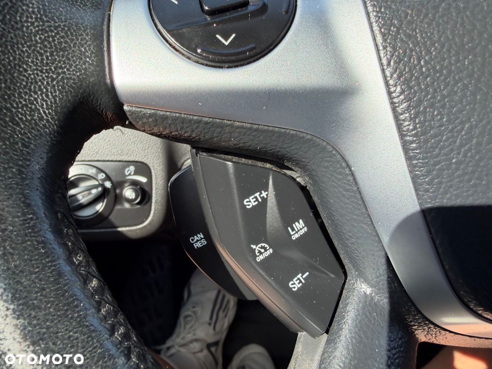 Ford Kuga 2.0 TDCi 4x4 Titanium - 25