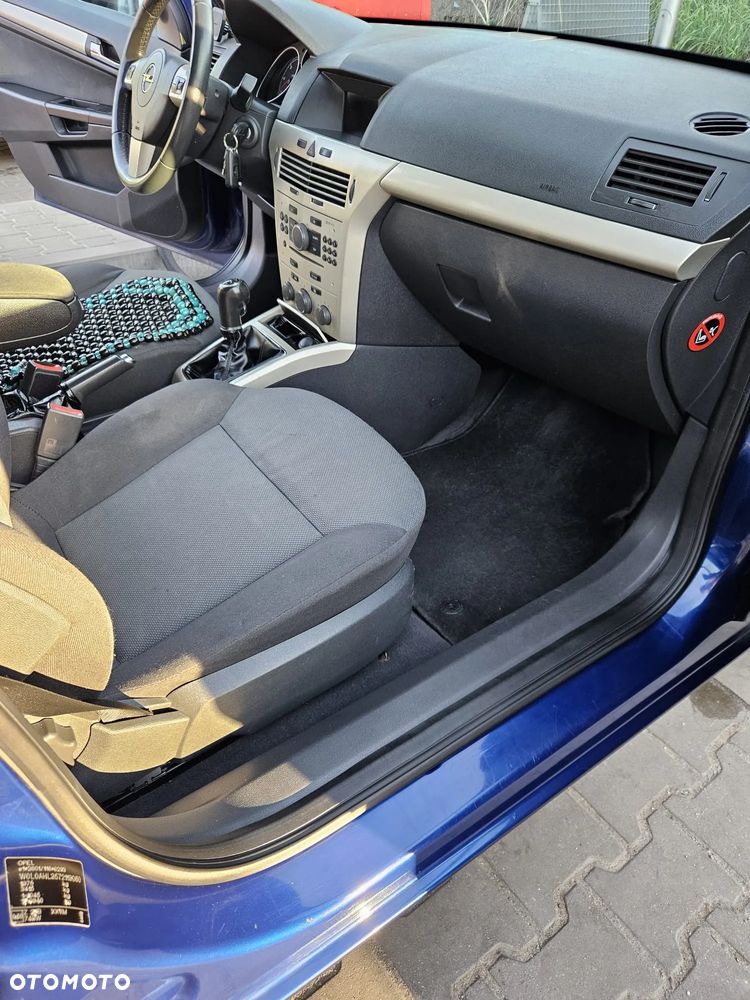 Opel Astra 1.9 CDTI - 37