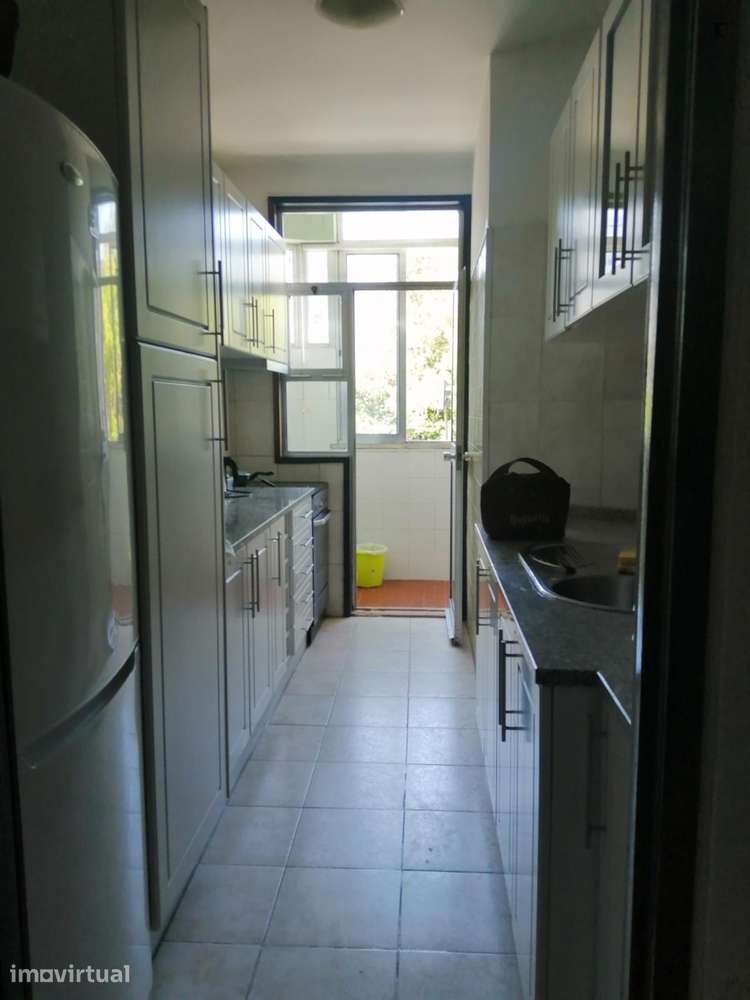 Quarto - localizado em Massarelos Porto - Grande imagem: 3/9