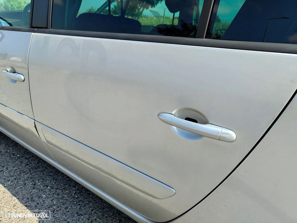 Renault Grand Espace 2.0 dCi SE Tech-Road 7L - 28