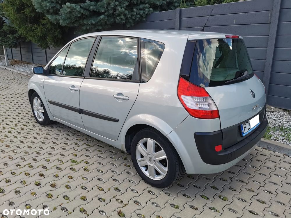 Renault Scenic 1.6 16V Confort Privilege - 3