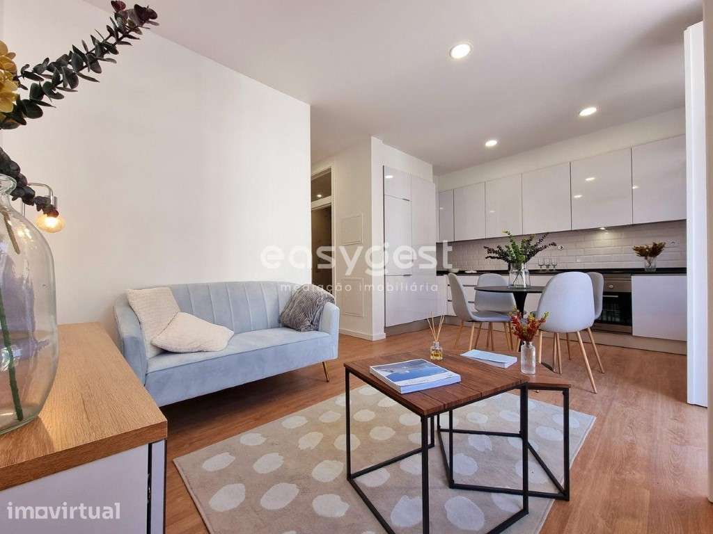 Apartamento T2 Renovado, com varanda e vista rio São Vicente - Grande imagem: 5/16