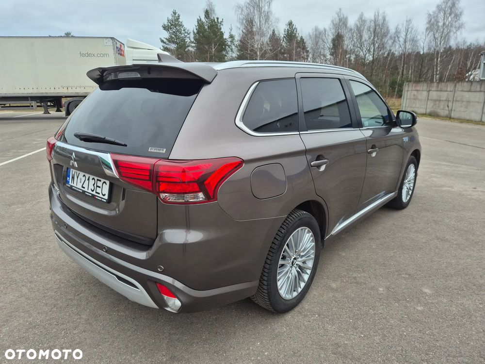 Mitsubishi Outlander Instyle + - 6