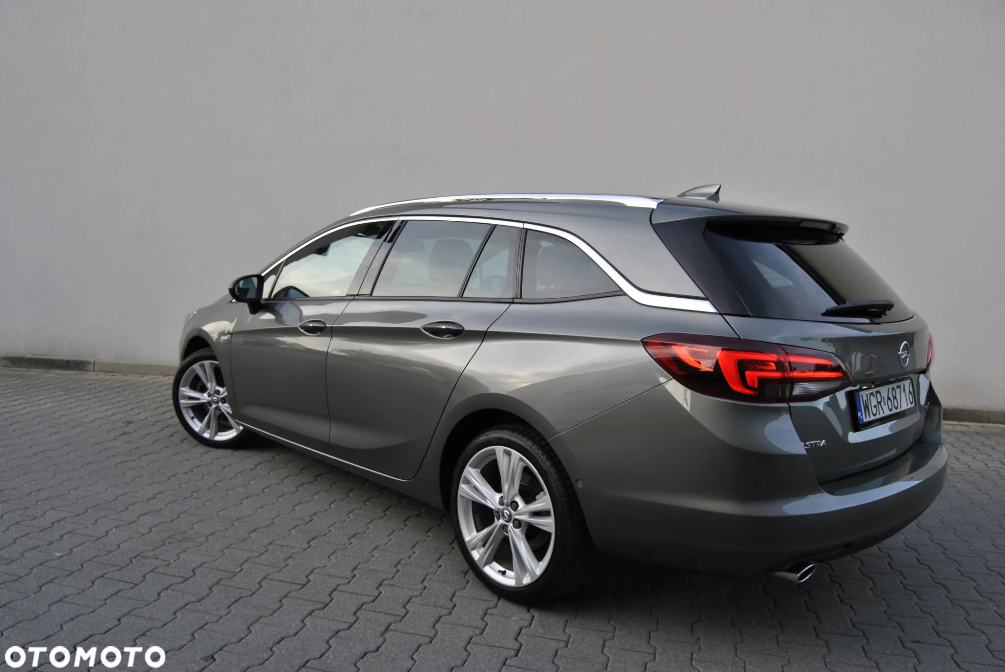 Opel Astra 1.6 BiTurbo D Start/Stop Sports Tourer Ultimate - 11