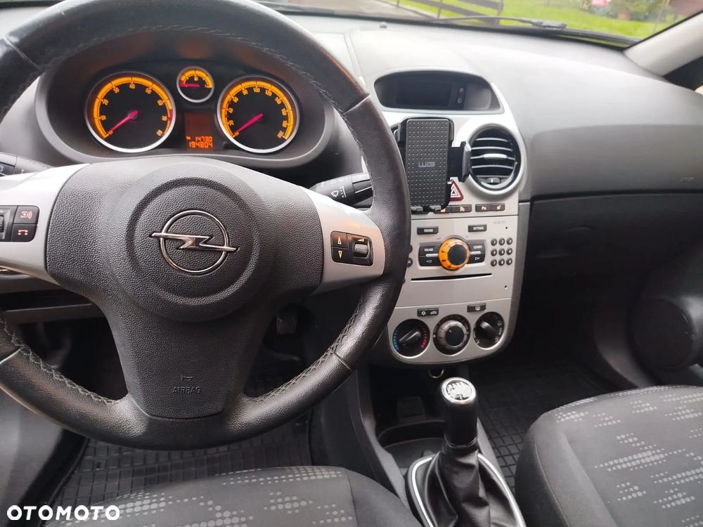 Opel Corsa ver-1-2-16v-color-edition - 9