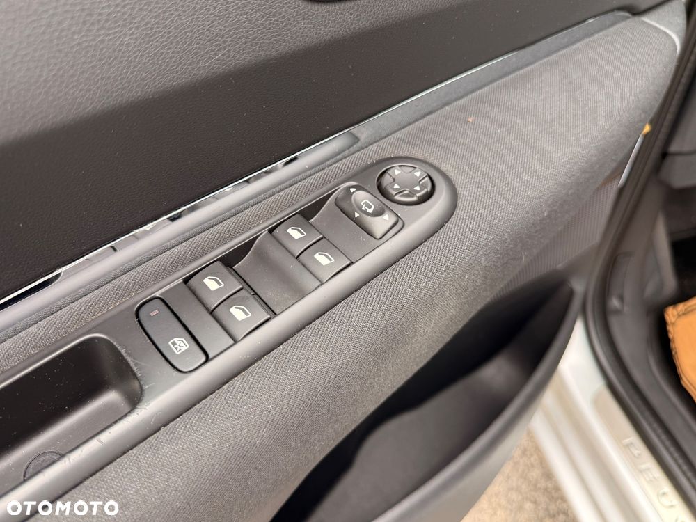 Peugeot 5008 2.0 BlueHDi Allure - 32