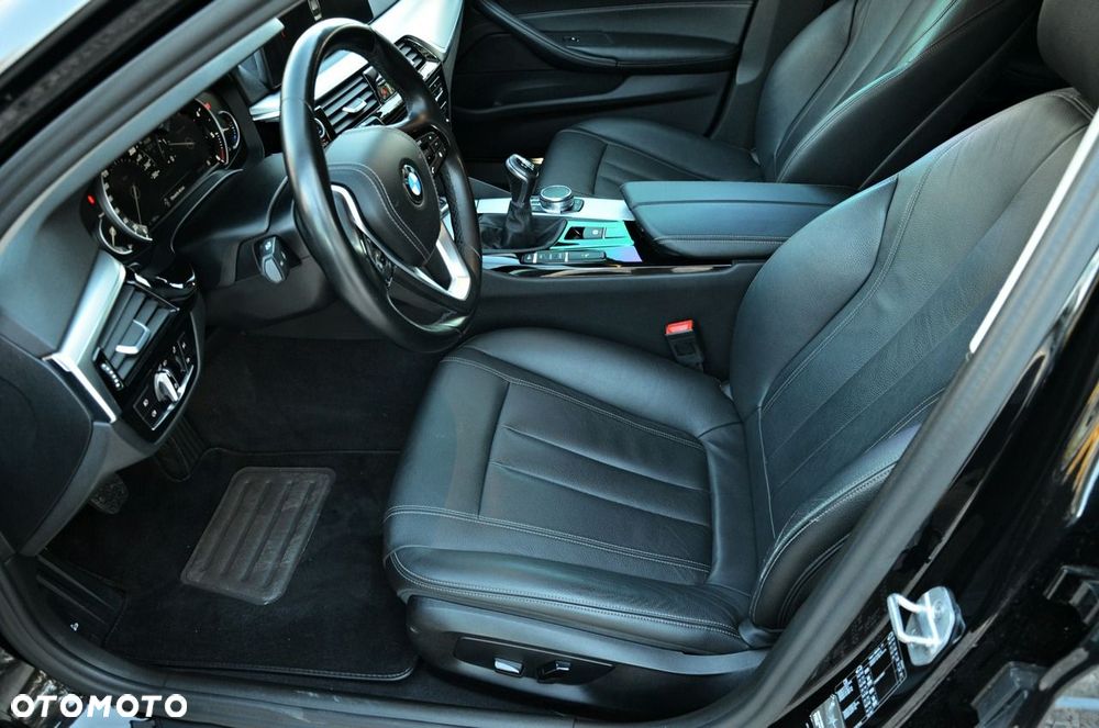 BMW Seria 5 520d Sport Line - 29