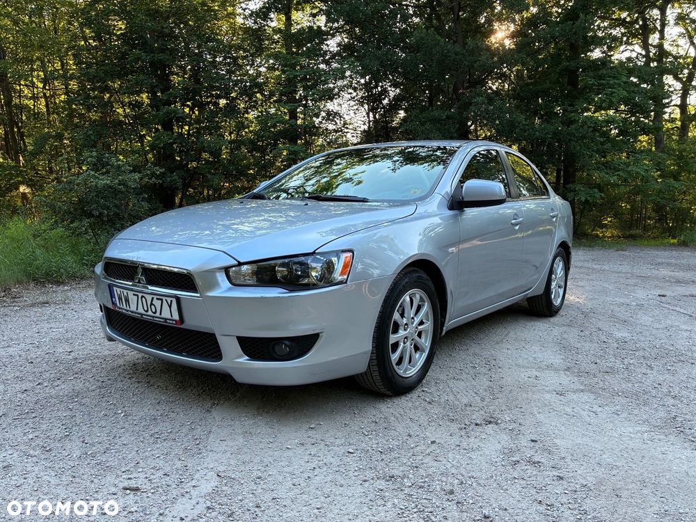 Mitsubishi Lancer 1.6 Invite - 1