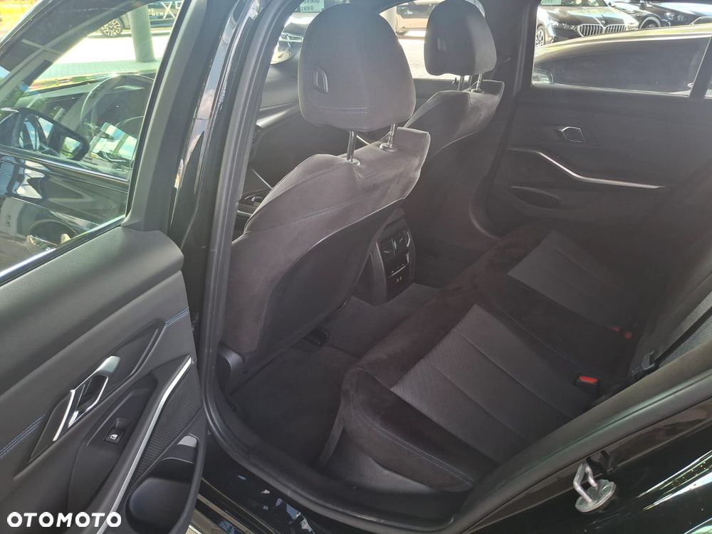 BMW Seria 3 330i xDrive M Sport sport - 11
