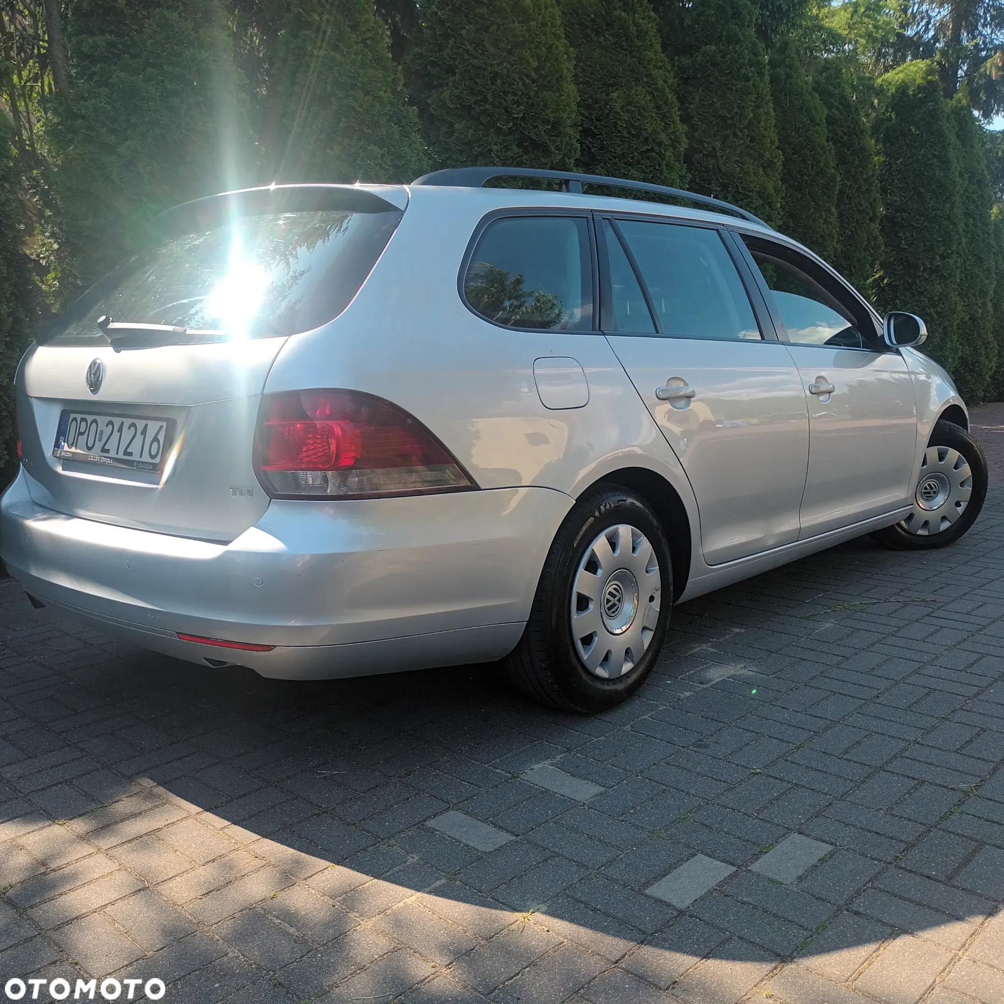 Volkswagen Golf VI 1.6 TDI BlueMot Comfortline - 11