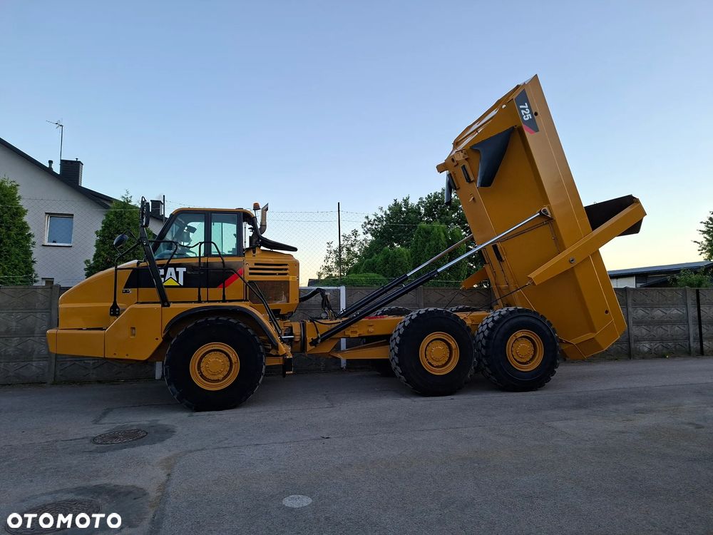 Caterpillar 725 - 16