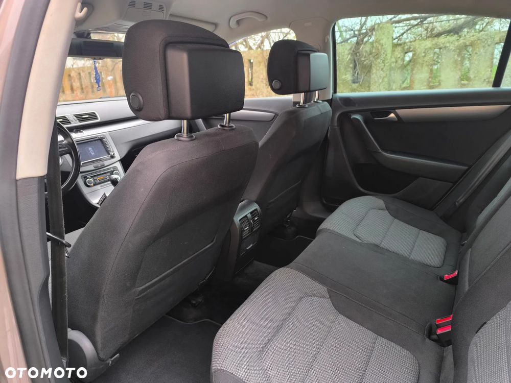 Volkswagen Passat 1.4 TSI DSG BlueMotion Technology Exclusive - 16