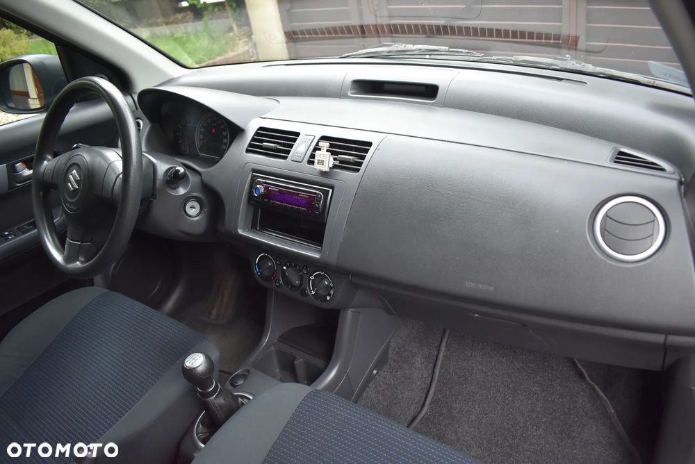 Suzuki Swift - 25