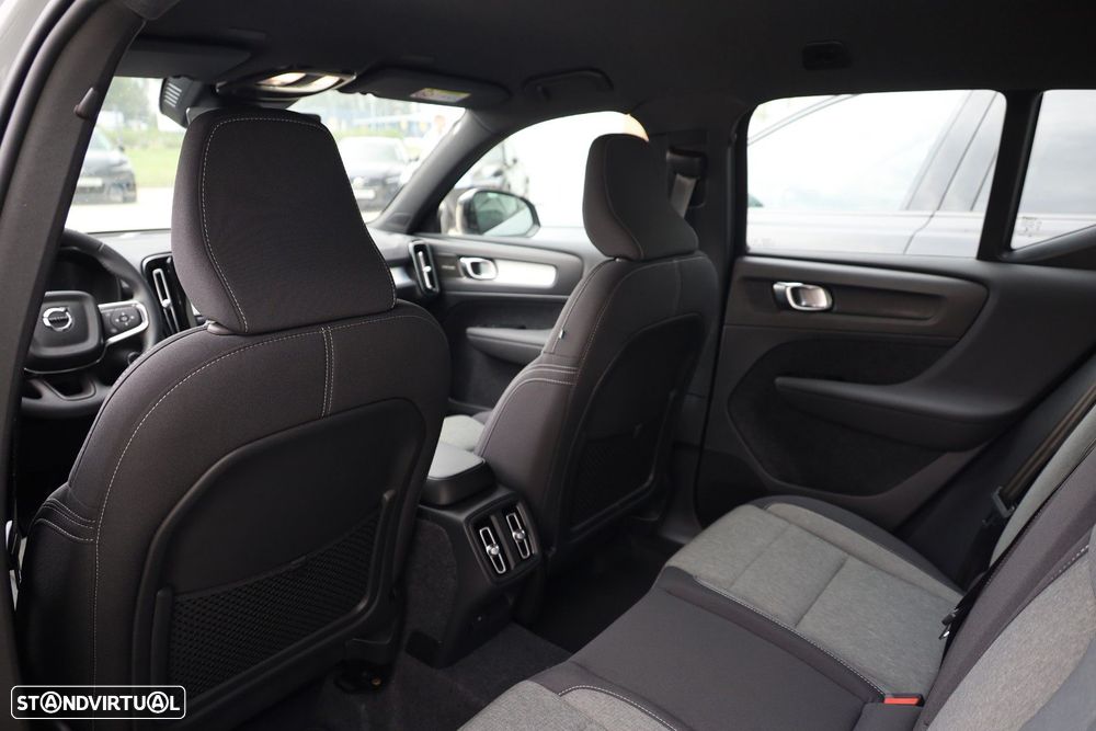 Volvo XC 40 2.0 B3 Plus Dark - 10