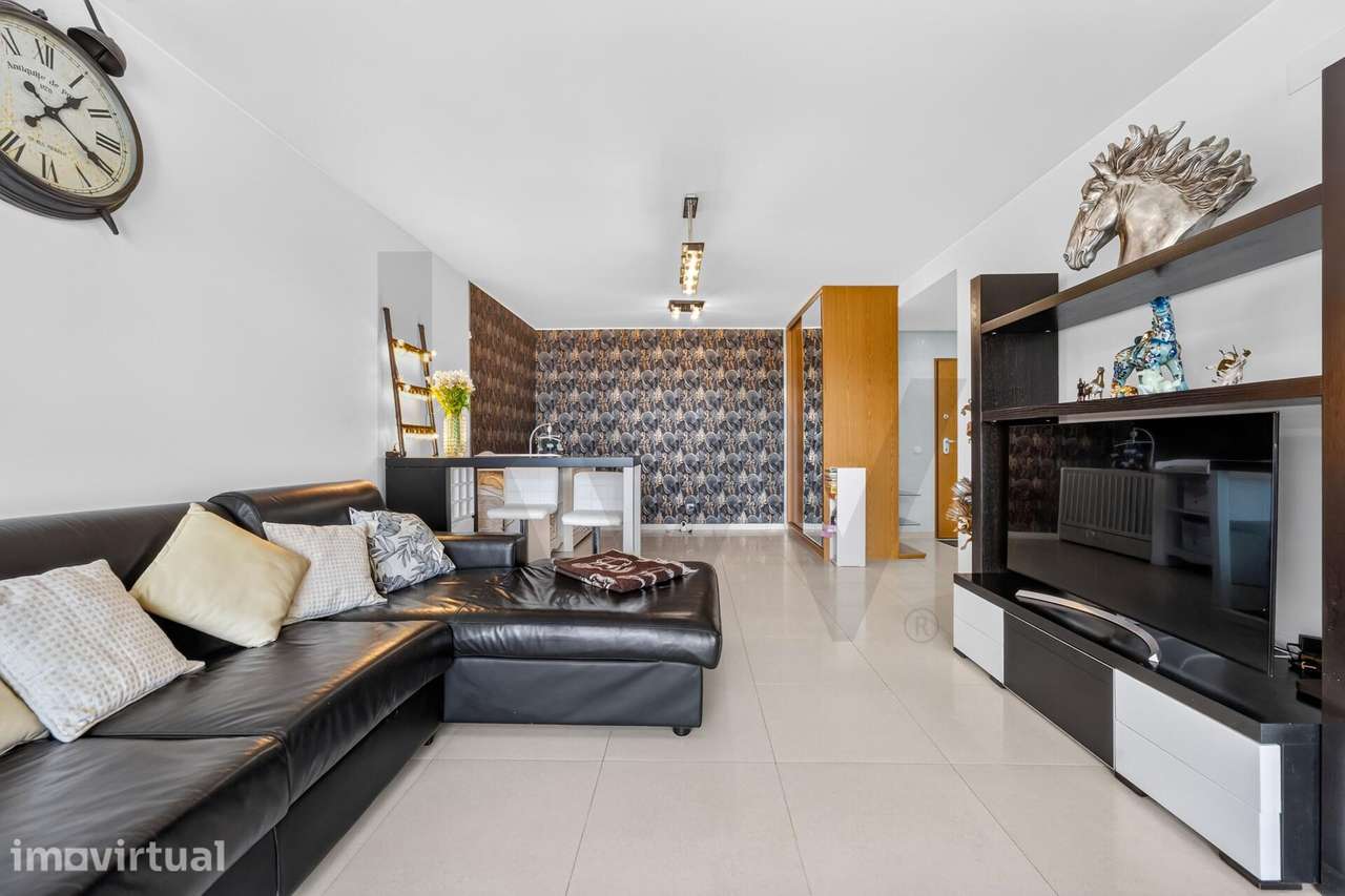 Paradisus Residence | Apartamento T1 com duas varandas e estacionament - Grande imagem: 3/15
