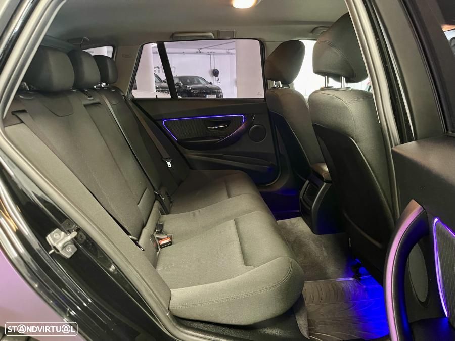 BMW 320 d Touring ED Advantage - 24