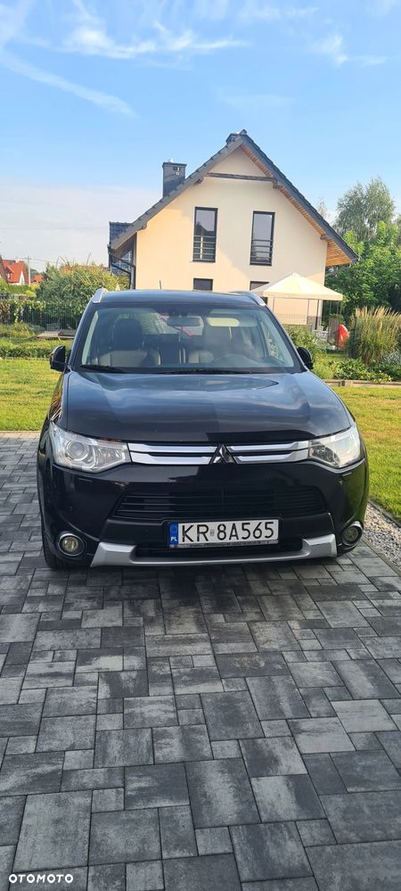 Mitsubishi Outlander - 1