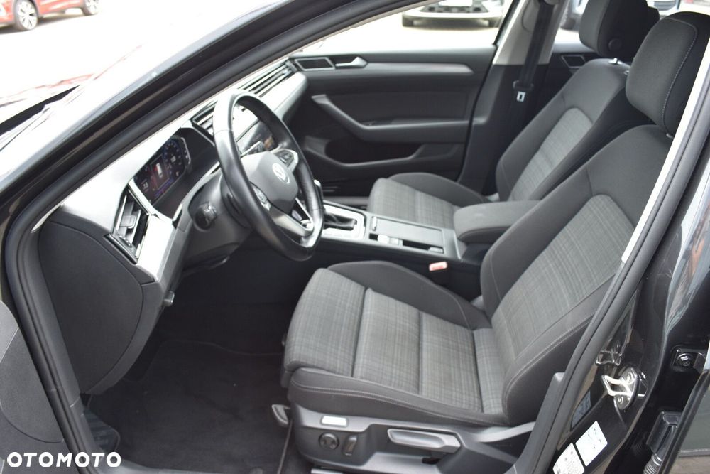 Volkswagen Passat - 28