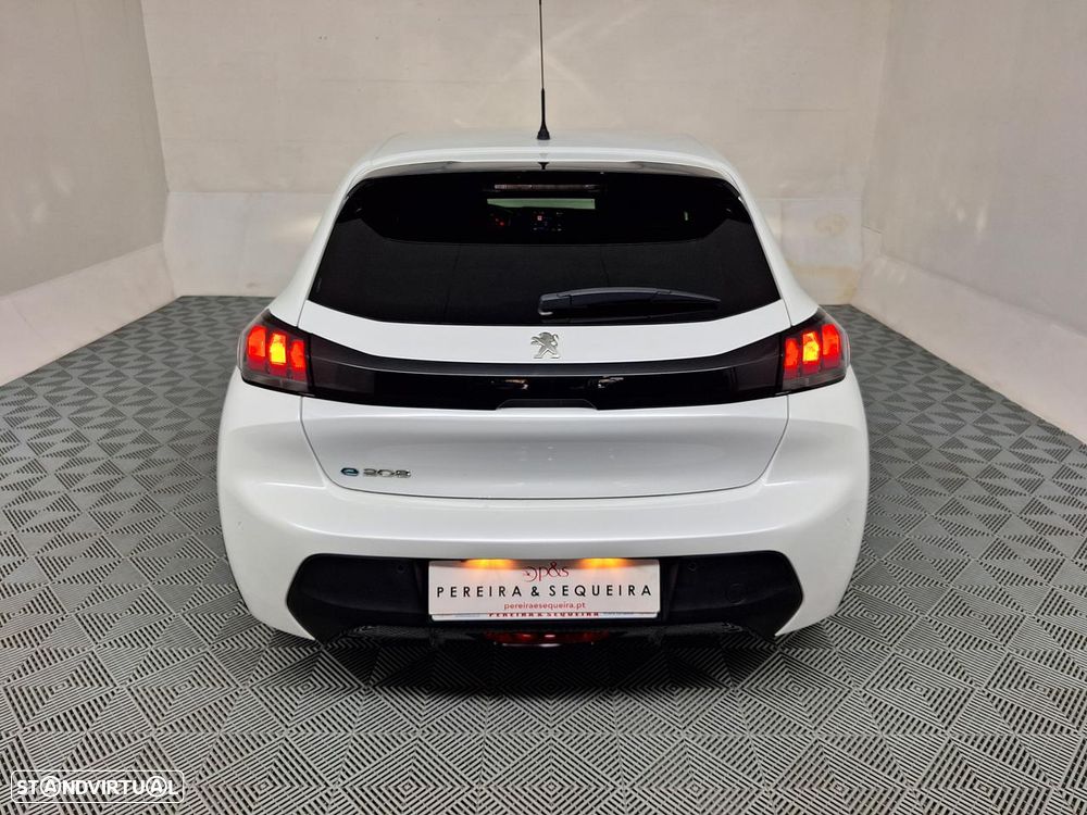 Peugeot e-208 E-Style - 27