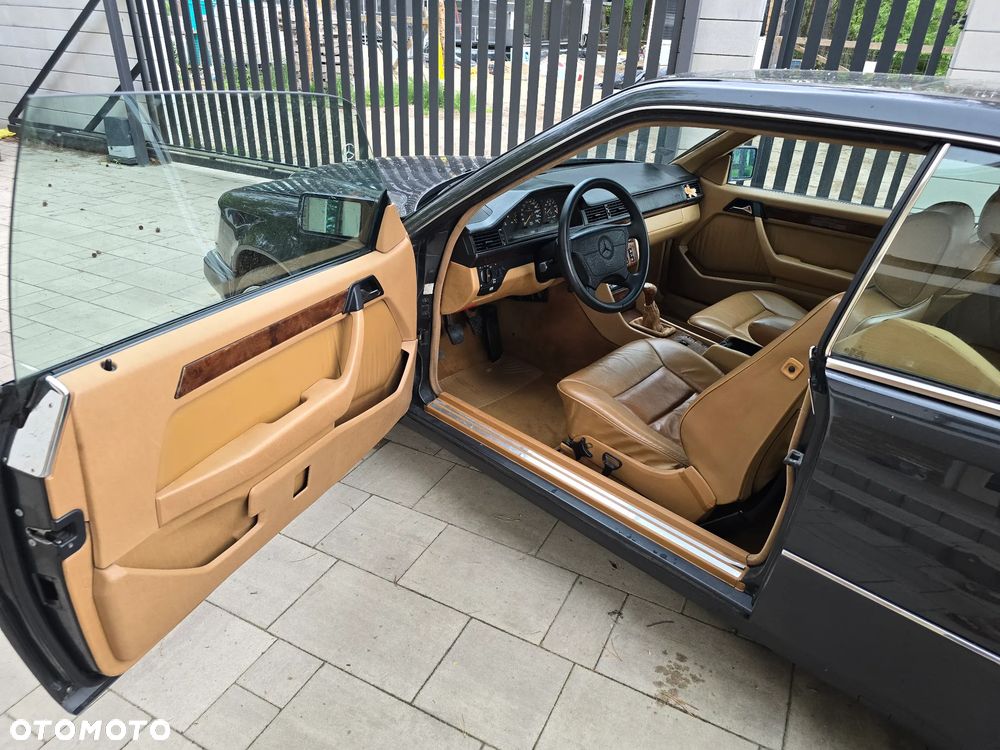 Mercedes-Benz Klasa E 200 - 13