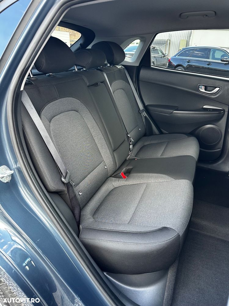 Hyundai KONA Premium - 24