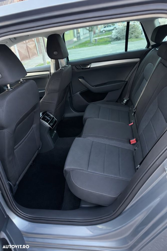 Skoda Superb 2.0 TDI DSG Ambition - 9