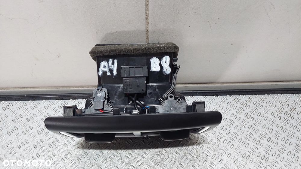 KRATKA NAWIEWU TYŁ AUDI A4 B8 R2009 NR 8K0819203E - 2