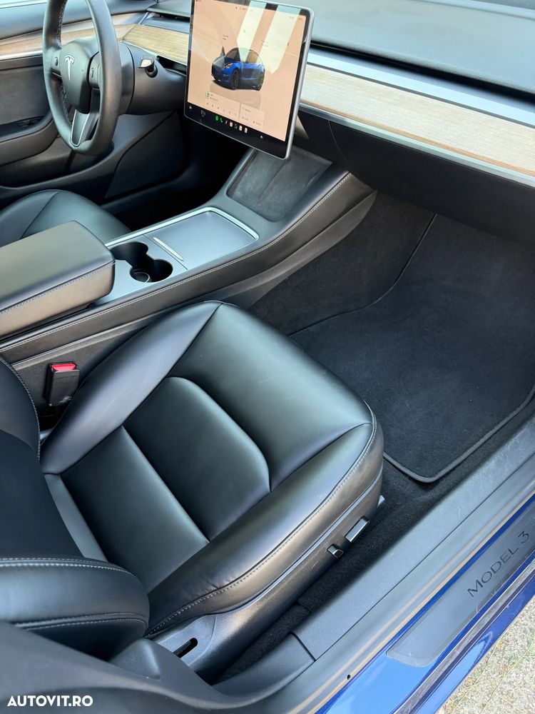 Tesla Model 3 - 5