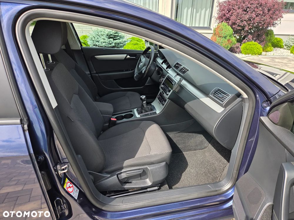 Volkswagen Passat 2.0 Blue TDI SCR Comfortline - 22