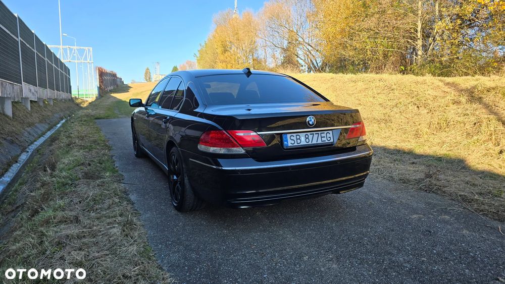 BMW Seria 7 740i - 12