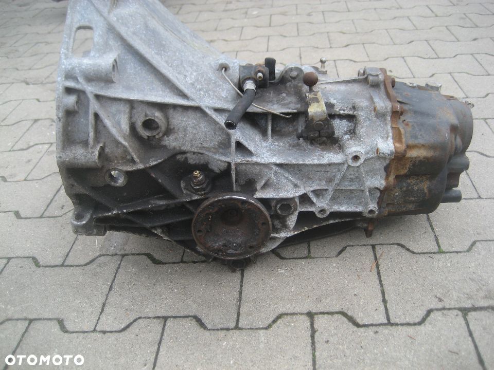 audi 100 c3 benzyna skrzynia biegów 4 biegowa symbol XR - 4