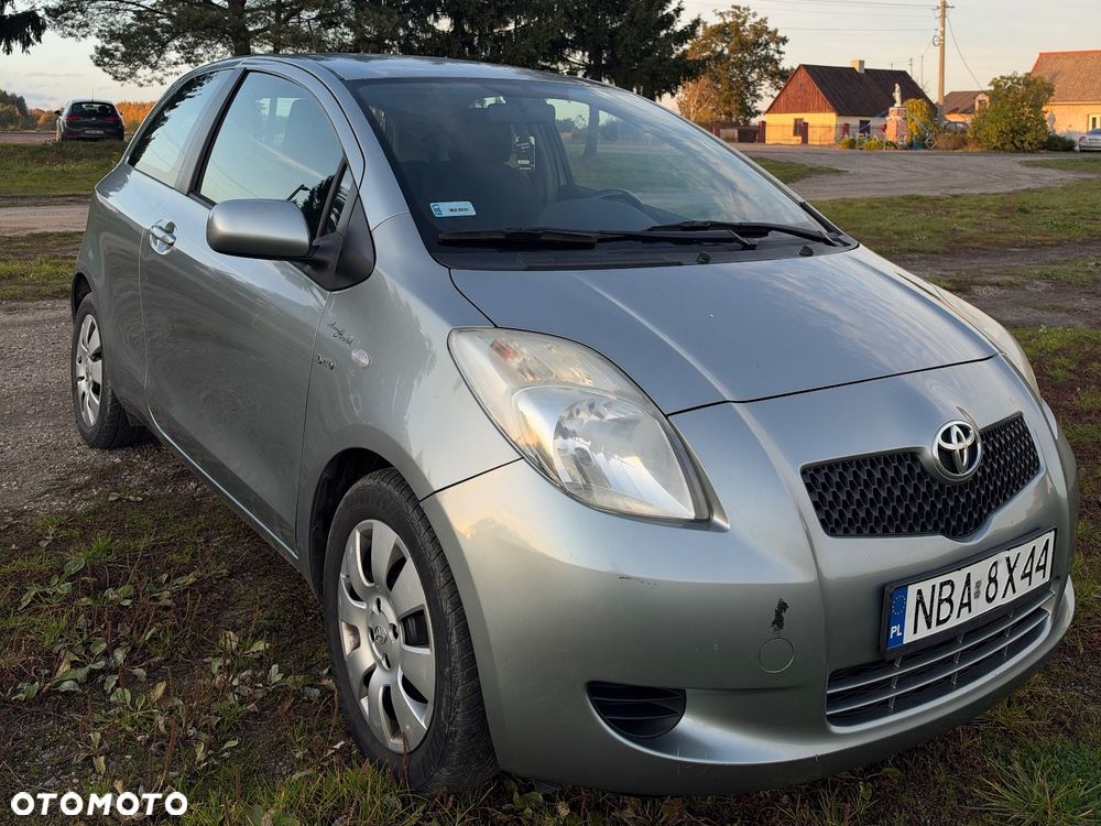 Toyota Yaris 2007 photo 2