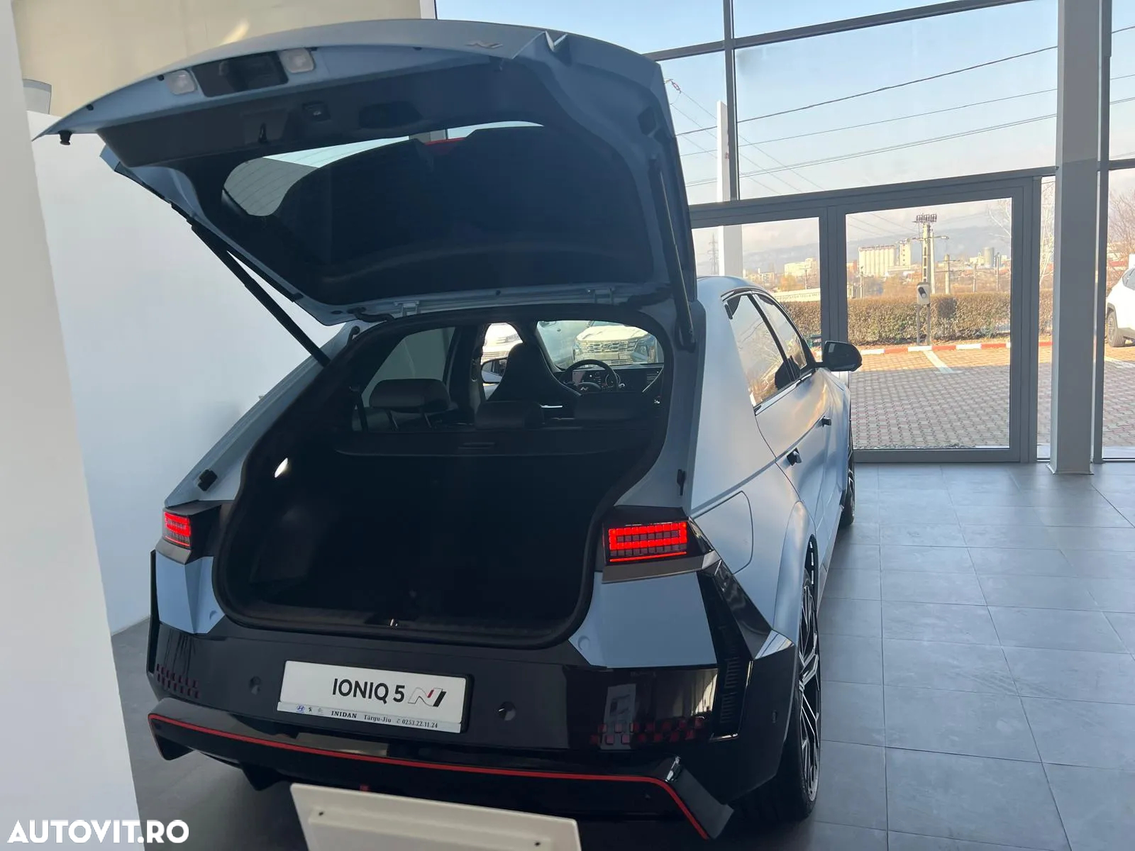 Hyundai IONIQ - 8