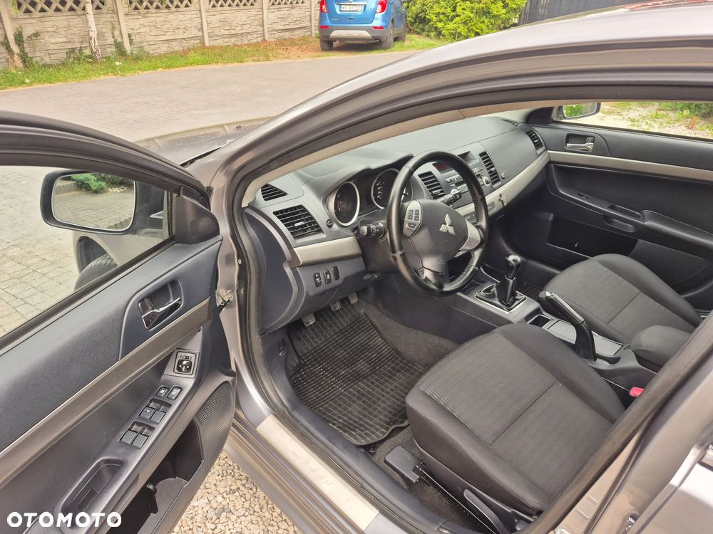 Mitsubishi Lancer 1.6 Inform - 9