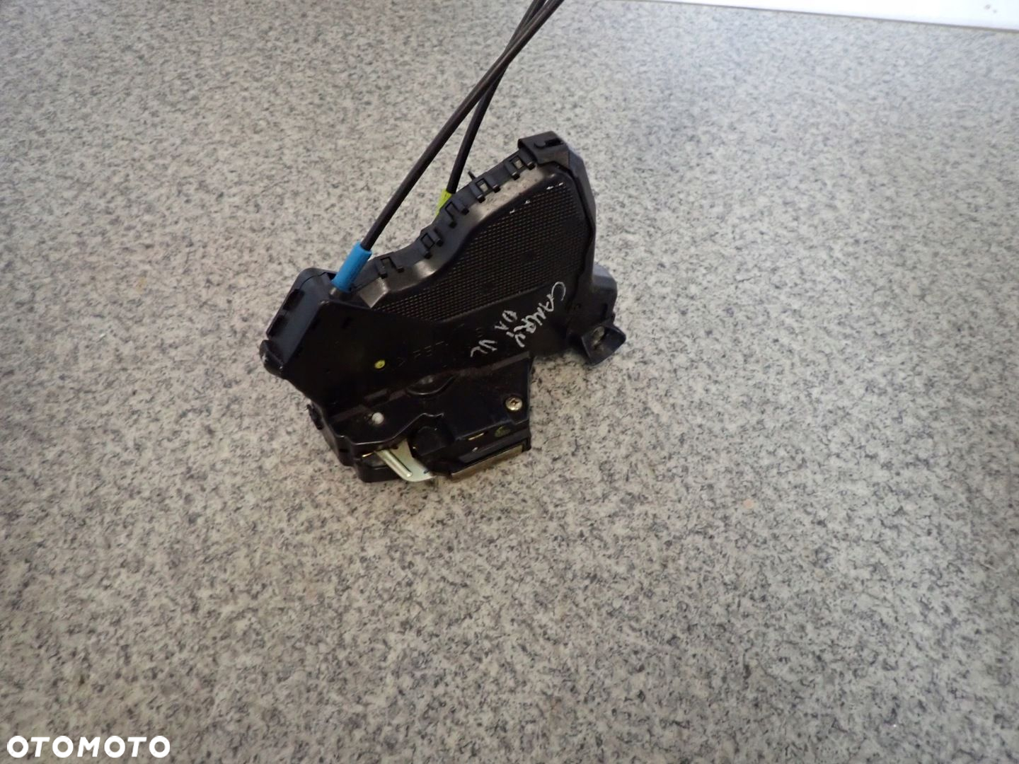 TOYOTA CAMRY 01-06 ZAMEK DRZWI PRZEDNI LEWY 6 PIN - 6