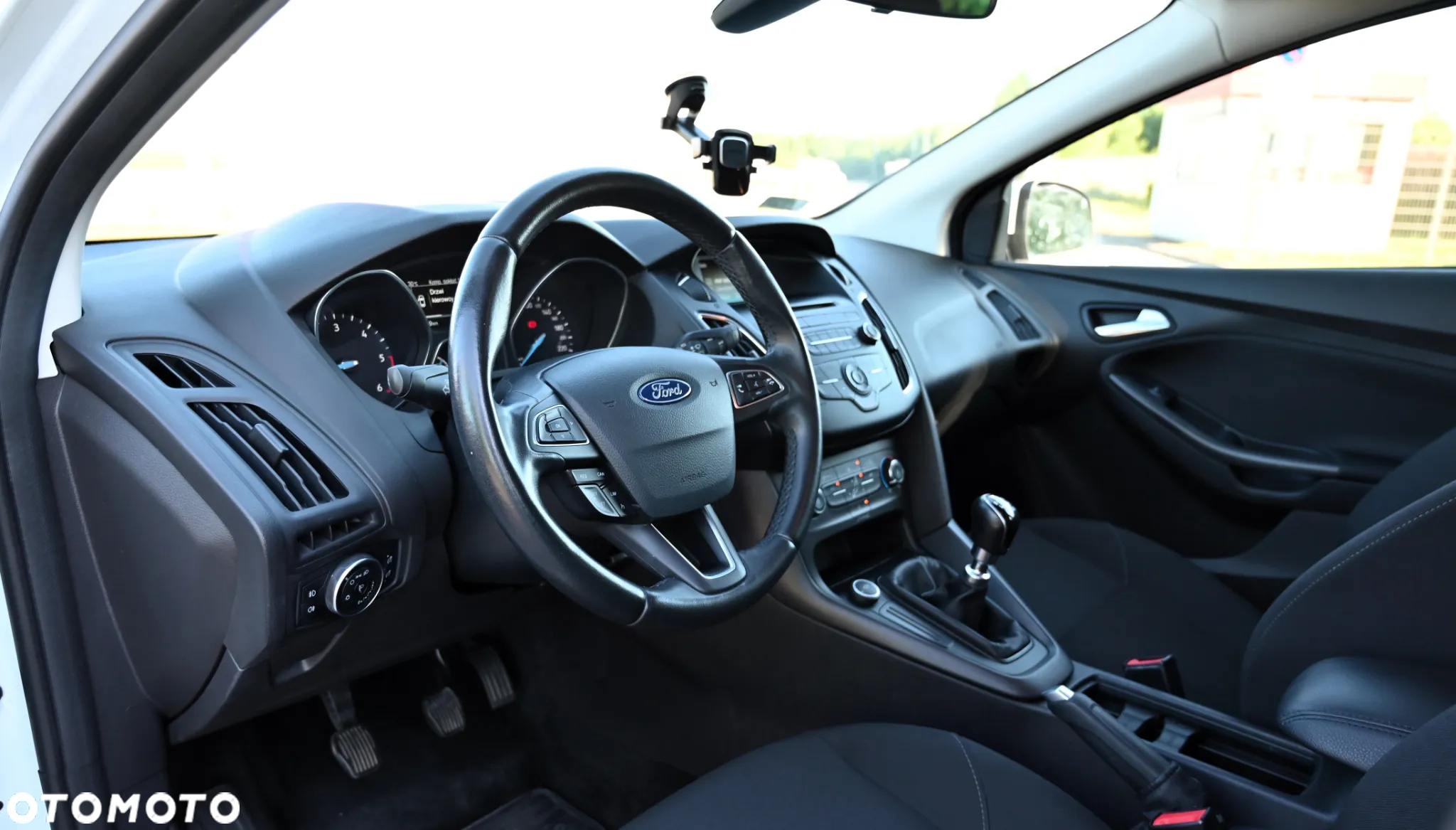 Ford Focus - 24
