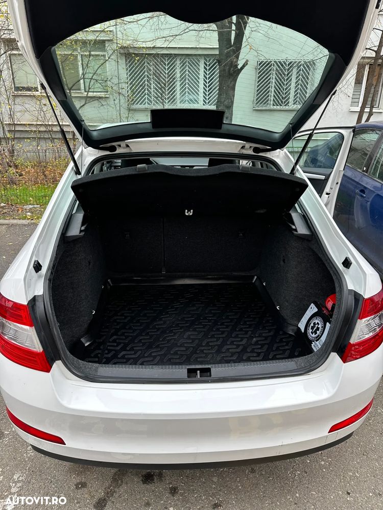 Skoda Octavia 1.6 TDI Ambition - 12