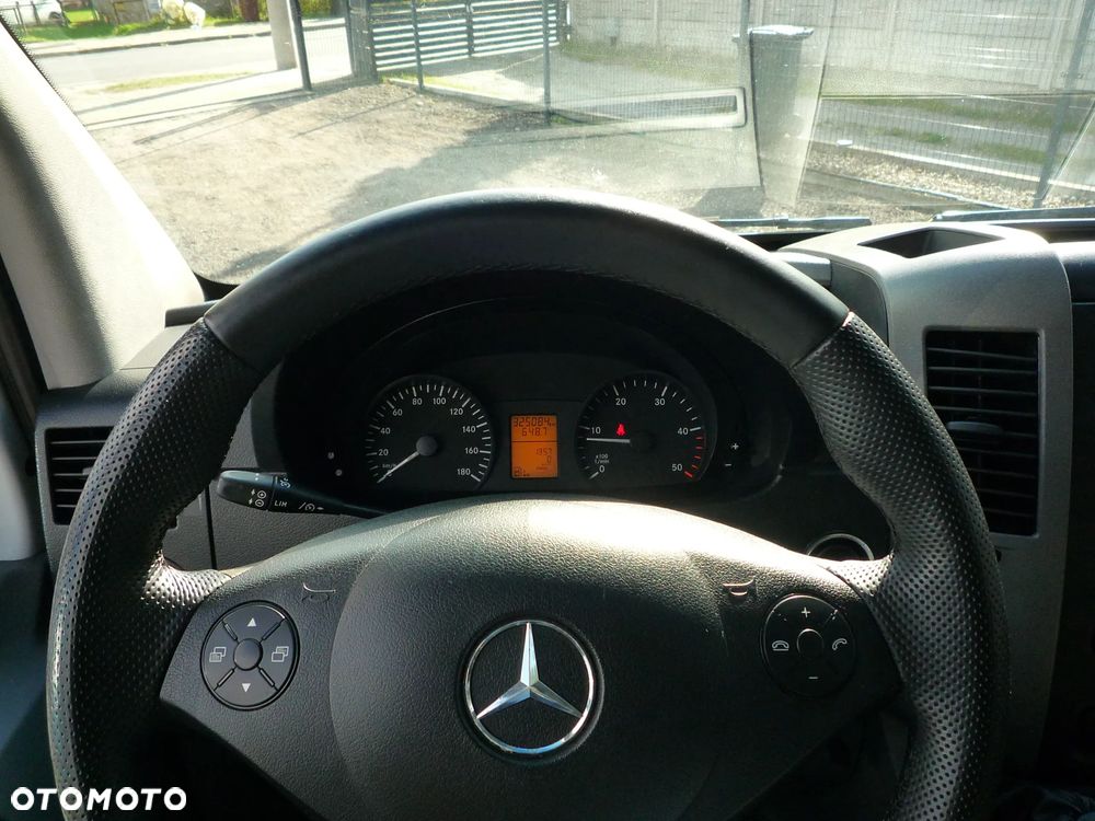 Mercedes-Benz Sprinter - 21
