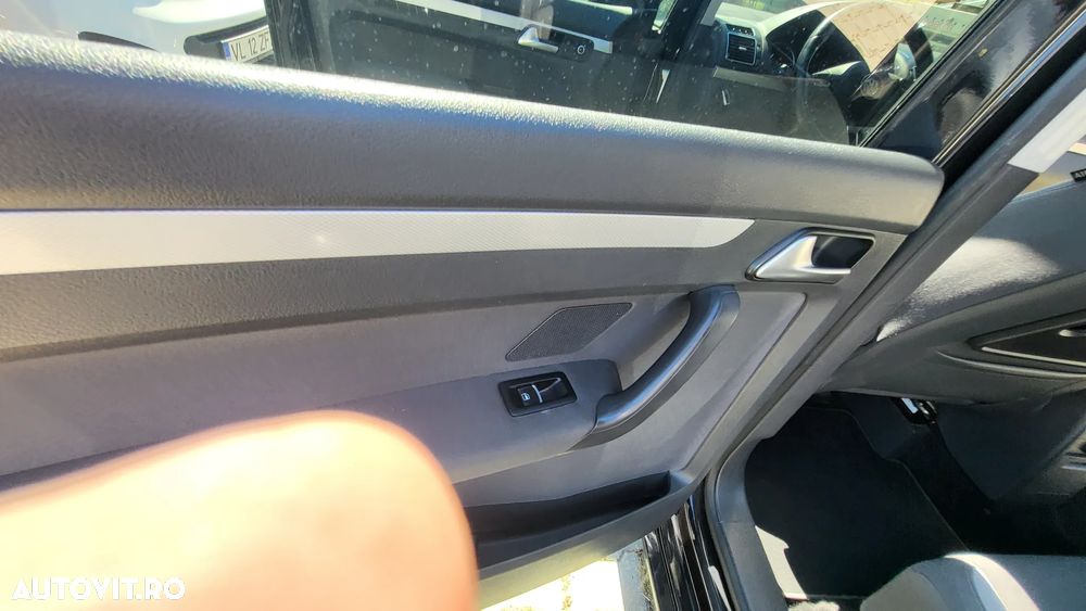 Volkswagen Touran 1.6 TDI DPF Life - 12