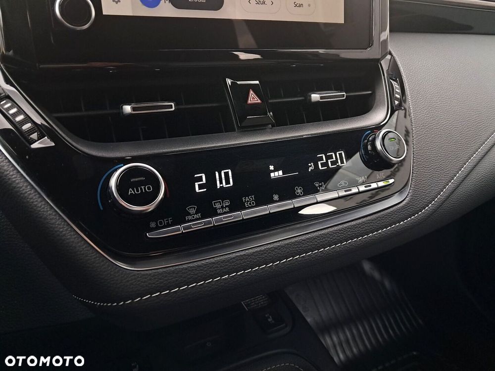 Toyota Corolla 2.0 Hybrid Trek - 24