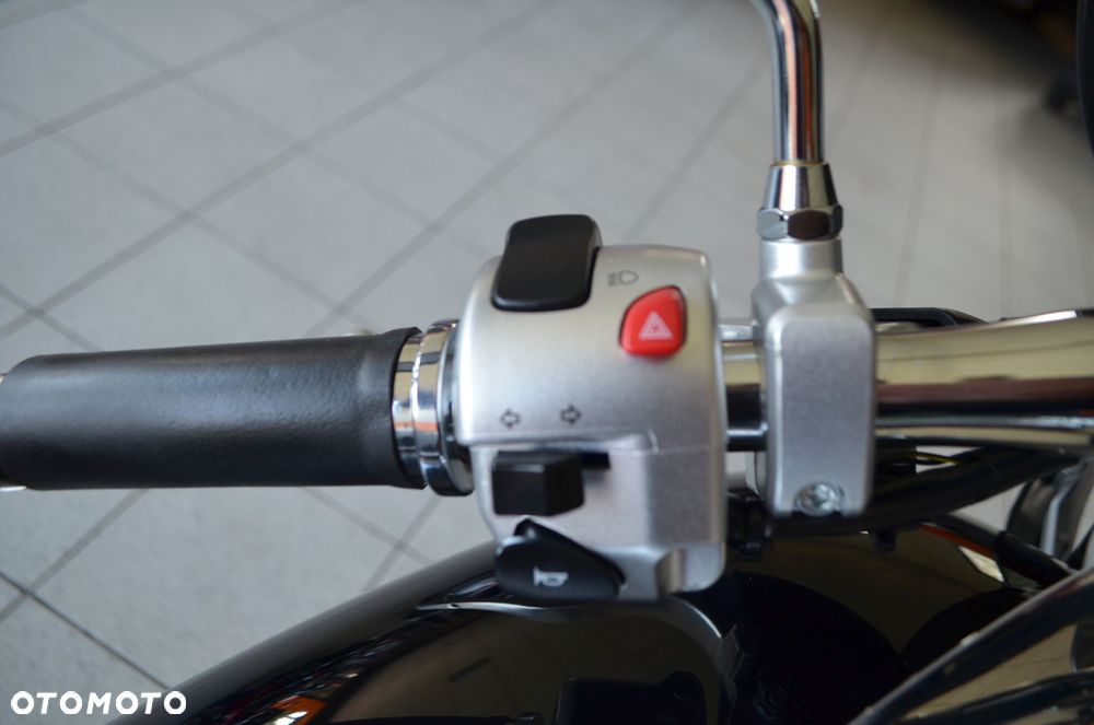 Suzuki Intruder - 29