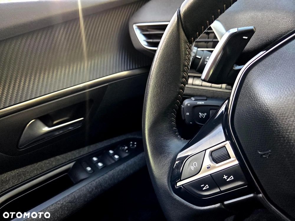 Peugeot 5008 1.2 PureTech Road Trip S&S EAT8 - 36