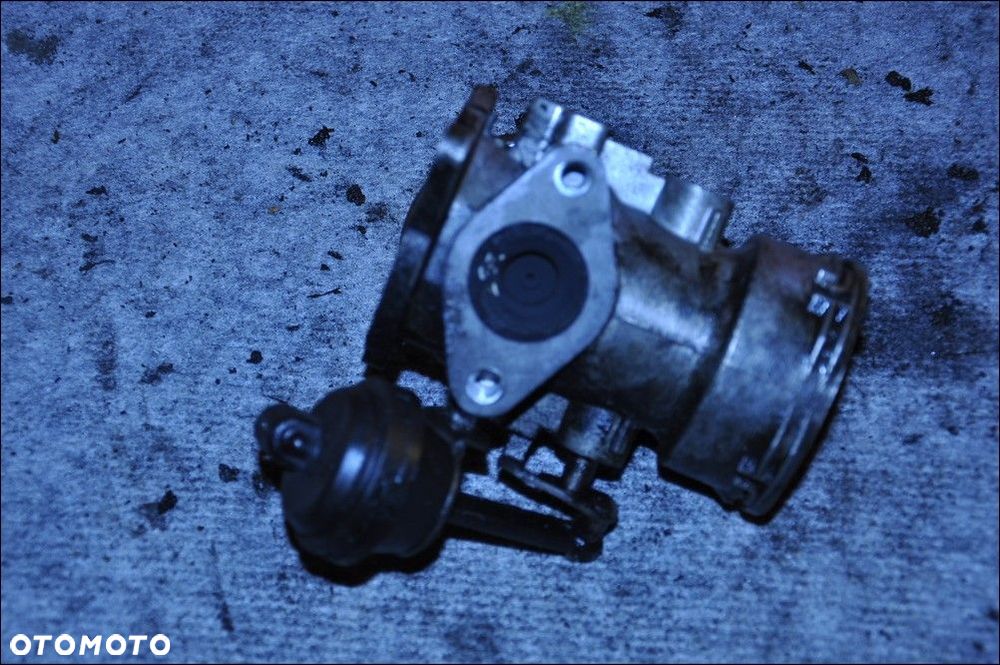 EGR AUDI A4 B6 1.9 038260385C - 3