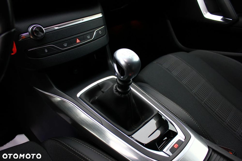 Peugeot 308 BlueHDi FAP 130 Stop & Start Allure - 25