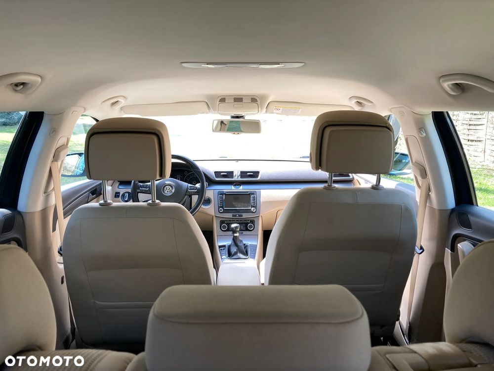 Volkswagen Passat 2.0 TDI Comfortline - 5