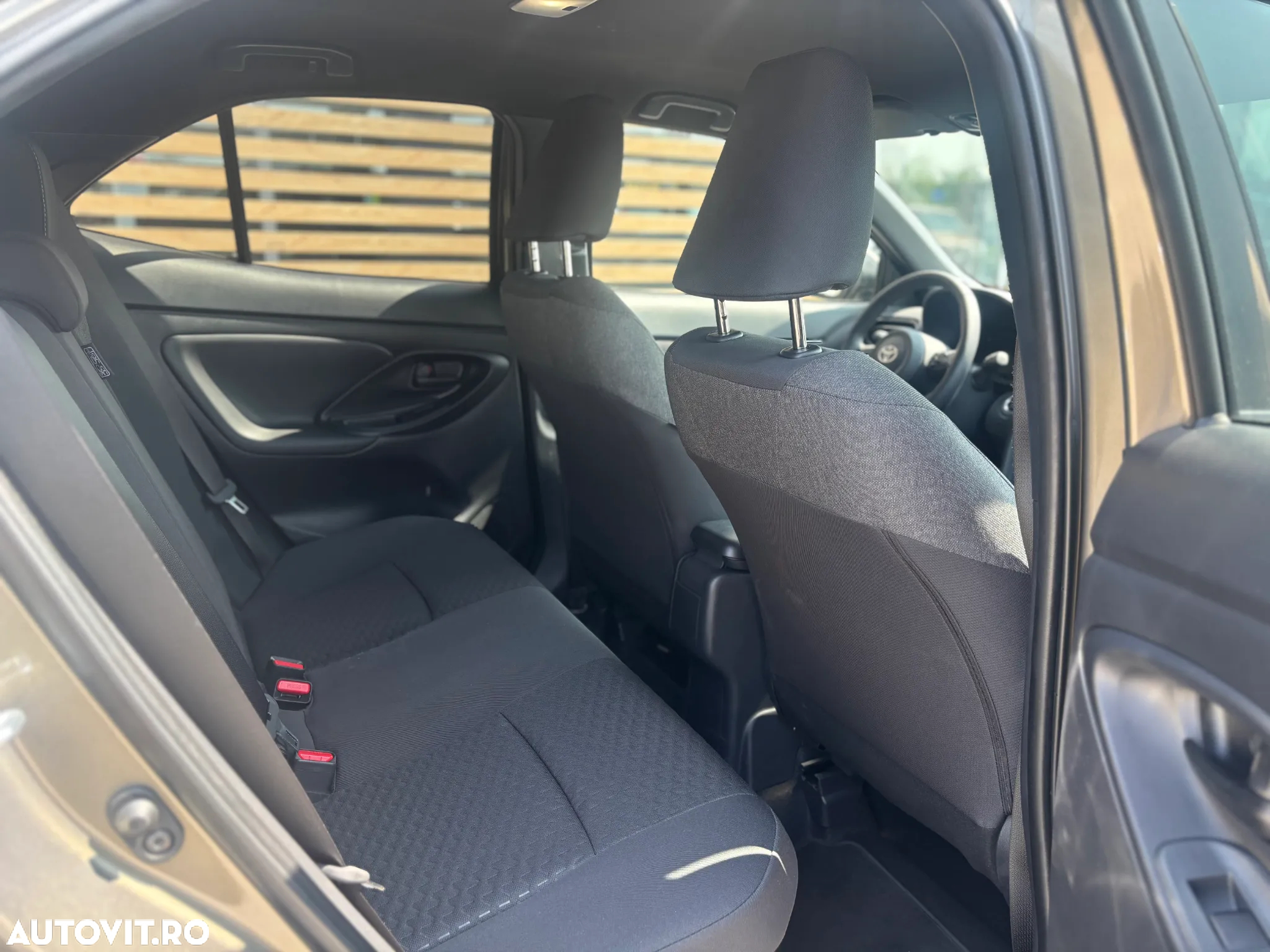 Toyota Yaris Cross 1.5 VVT-i HSD 4x2 Dynamic - 9