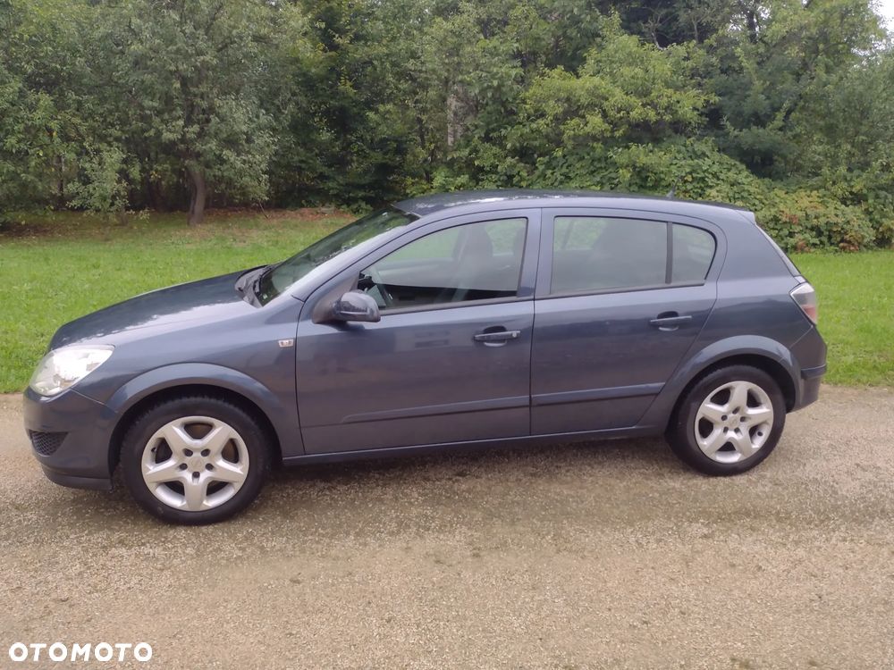 Opel Astra 1.9 CDTI Cosmo - 4