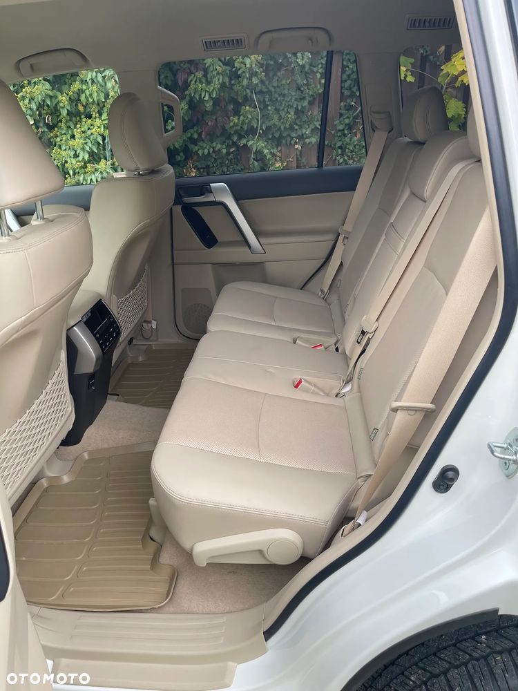 Toyota Land Cruiser - 27